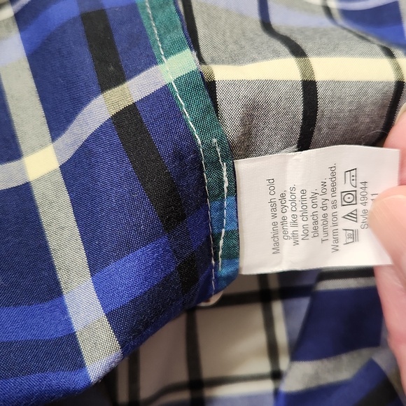 J. Crew plaid button down shirt in great condition! Dry cleaned, ready to wear! - Picture 7 of 7